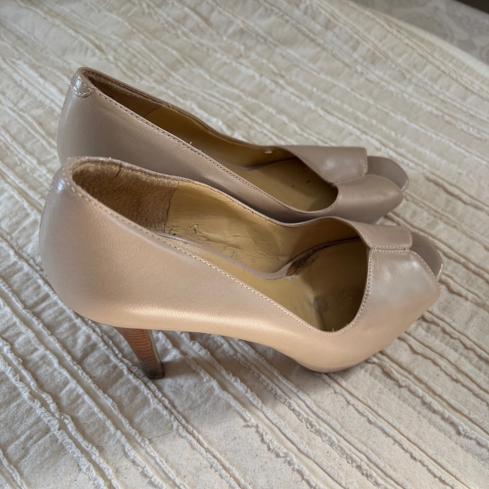 Nine West 7.5 Peep Toe Heels